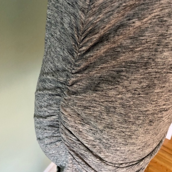 Women’s Old Navy Long-sleeve Maternity Top Size XS - Picture 4 of 6